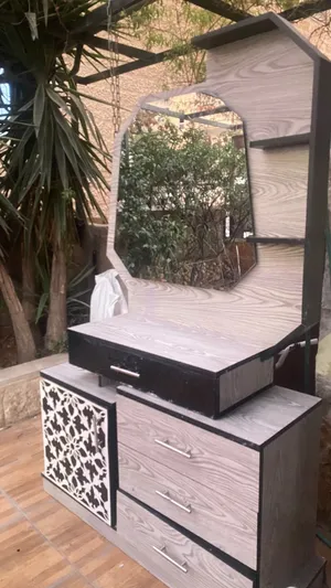 تواليت غرفة نوم مستعمل