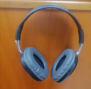 سماعات ويفي لا تزال جديدة. وكابل