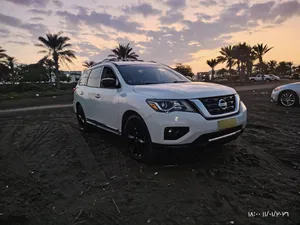 Used Nissan Pathfinder in Muscat