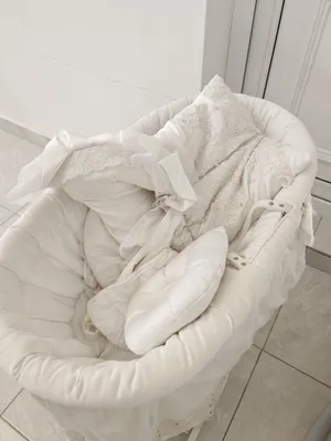 سرير أطفال مع مداس