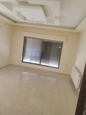 شقه مميزه ومخدومه جدا للبيع في عرجان 15356