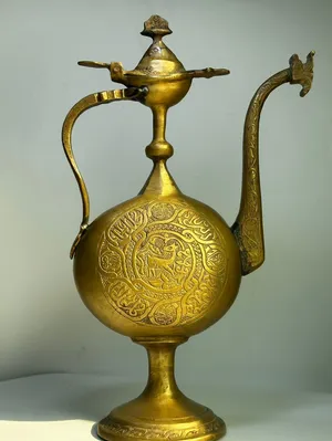 تحف غنائم الإمبراطورية العثمانية إبريق الوضوء والتحصين الشخصي الفاخر الخاص بالسلطان محمد مراد،،،