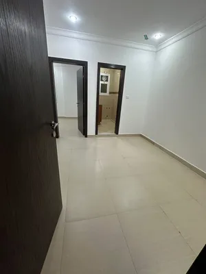 للإيجار شقه عزاب غرفه وصاله وحمام ومطبخ