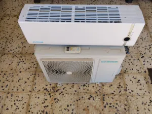 مكيف تتشير 12 كامل غازه R22 شغال 100% وتبريده ممتاز وخالي من العيوب
