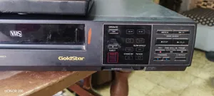 1. جهاز فيديو : جهاز تشغيل شرائط فيديو VHS. GoldStar — جولدستار.  2. جهاز SUNCA NV-3000