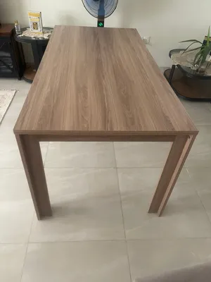 ميز طعام من شركة أيدول
