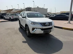 تويوتا فرشنر 2020 4سلندر ماشي 116الف 2020 Toyota Fortuner (4-cylinder) Mileage: 116,000 km Original