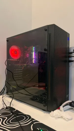 للبيع فقط Gaming PC مع شاشة وملحقات
