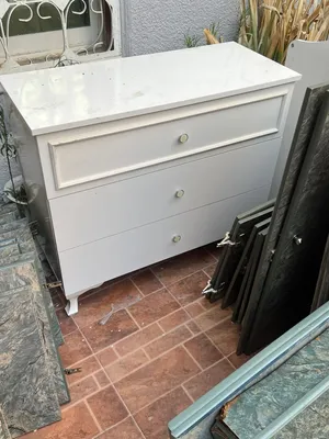 السلام عليكم عندي سرير صغير حق طفل وعندي كبت والصور وكلشي قدام عينك الى جاد يتواصل معاي ماعندي توصيل