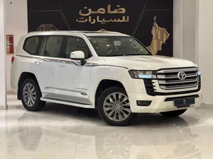 Used Toyota Land Cruiser in Muscat