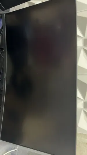 شاشه للبيع 300فريم و 0.1 من التعليق الشاشه نظيفه و مافيها شي استعمال اقل من ثلاث شهور سبب البيع ضروف