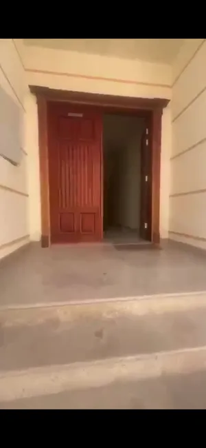 فيلا للإيجار داخل كمباوند. مدينة خليفة أ