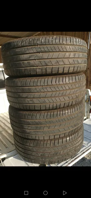للبيع عدد 4 إطارات نوع KUMHO بحالة جيدة جداً