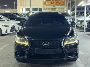 Used Lexus LS in Sharjah