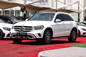 مرسيدس GLC300 2020 كوري كلين تايتل بحالة الوكالة التامة وسعر عرض ممتاز