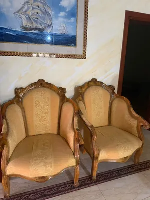 اثات منزلى يتكون عدد 2 صالونات طاولة تلفزيون وبوفى