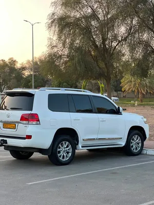 Used Toyota Land Cruiser in Muscat