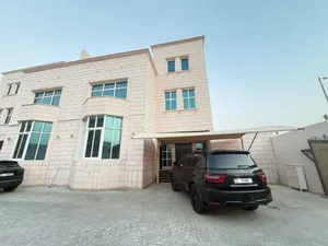 للإيجار فيلا مميزة في مدينة خليفة