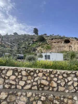 مزرعة 4 دنمات في مغاريب السلط بالقرب من شارع الستين للبيع من المالك مباشرة إطلالة على فلسطين