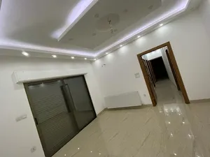 شقة مفروشة جزئيا للإيجار، عبدون Semi Furnished Apartment