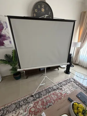 شاشات عرض بروجكتر جديدة كليا للبيع من Tech.com