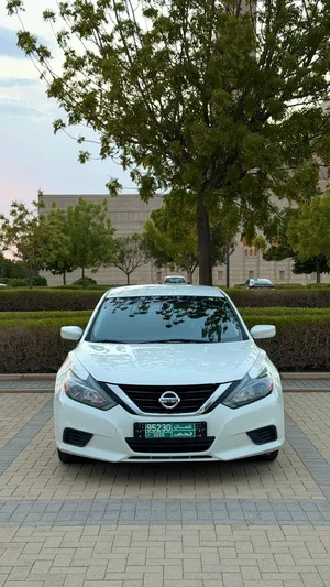 Used Nissan Altima in Al Dakhiliya