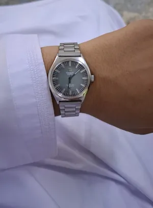 ساعة تيسوت مخزنه بسعر ممتار نظافه 100%