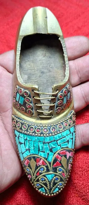 نوادر نحاس مطعم فيروز