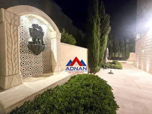دابوق و من ضمن المنطقة الخضراء شقة ارضية ملوكية للإيجار مفروشة بالكامل مع حديقة وكراج و مدخل خاص