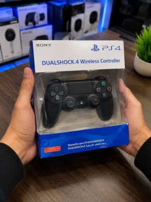 يد بلايستيشن 4 متوفرة مع خدمة التوصيل لجميع المدن في ليبيا من 4 DualShook درجة اولى
