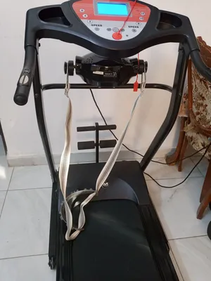 جهاز رياضي للجري وقشاط هزاز لتكسير الدهون ونوعيته ممتازه وشبه جديد استعمال شهرين في الزرقاء حي النزه