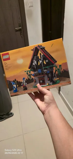 Lego set for sale!! (Limited Edition)!!! (COLLECTOR ITEM)!!! (PRE BUILT) (with box) (no missing pcs)