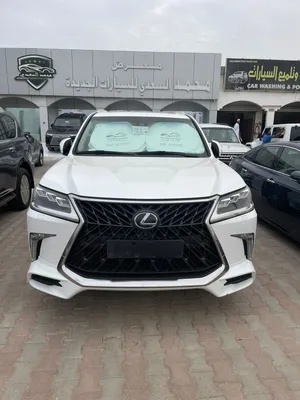 لكزس LX 570 2020 وكالة بهوان بداخلية جلد جملي ومواصفات فاخرة ويوجد بها 5 سيرفس قادمة مدفوعة بالوكالة