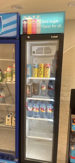 ثلاجة عرض شوكلاتات