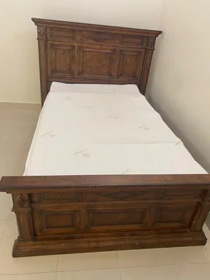 Wooden bed / سرير خشب