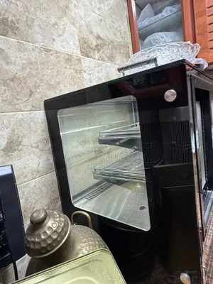 ثلاجة عرض للبيع بحالة ممتازه