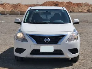 نيسان صني 2020 لون ابيض للبيع