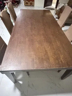 طاولة طعام