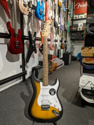 جيتار الكترك سكواير stratocaster debut HSS و توصيل لكل المحافظات