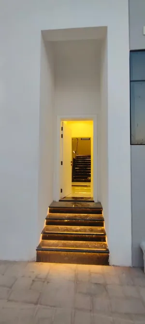 Available for sale In Al Shamkha, AlReeman living 5br villa ready to move