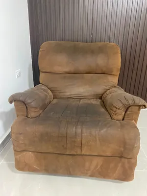 ريكلاينر بحالة جيدة