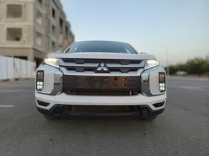 ميتسوبيشي ASX GLX 2024 ابيض لؤلؤي مع مواصفات خليجية وناقل أوتوماتيك