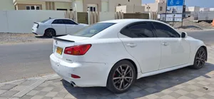 لكزس IS 300 بحالة الوكالة وخليجي المالك الثاني