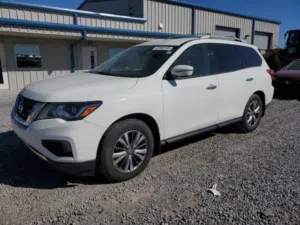 Used Nissan Pathfinder in Al Batinah