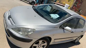 بيجو 2005/307 لون فضي فرش اسود