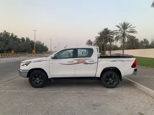 Used Toyota Hilux in Abu Dhabi