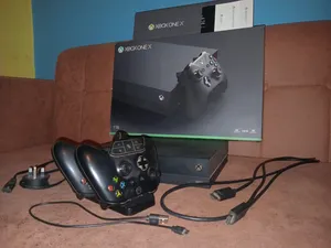 Xbox one x 1TB استعمال خفيف قابل للتفاوض