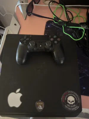 للبيع سوني 4 نضيفه
