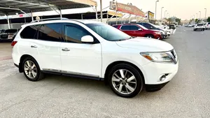 Nissan Pathfinder Platinum 4/4