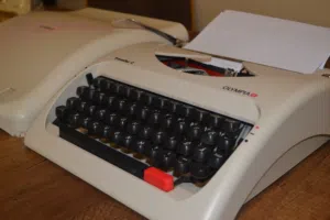 Olympia traveller c typewriter
